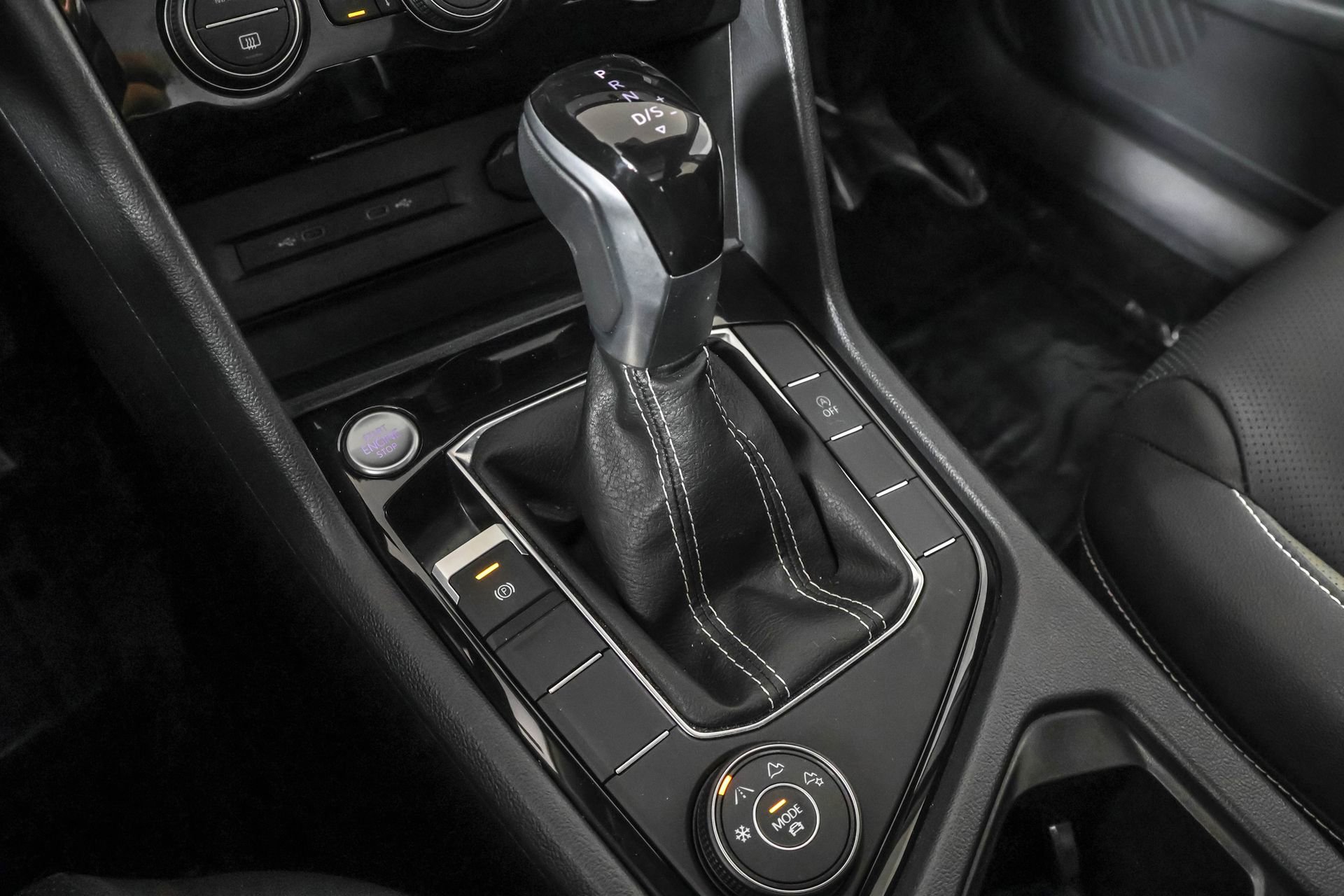 Certified 2024 Volkswagen Taos SEL image 33