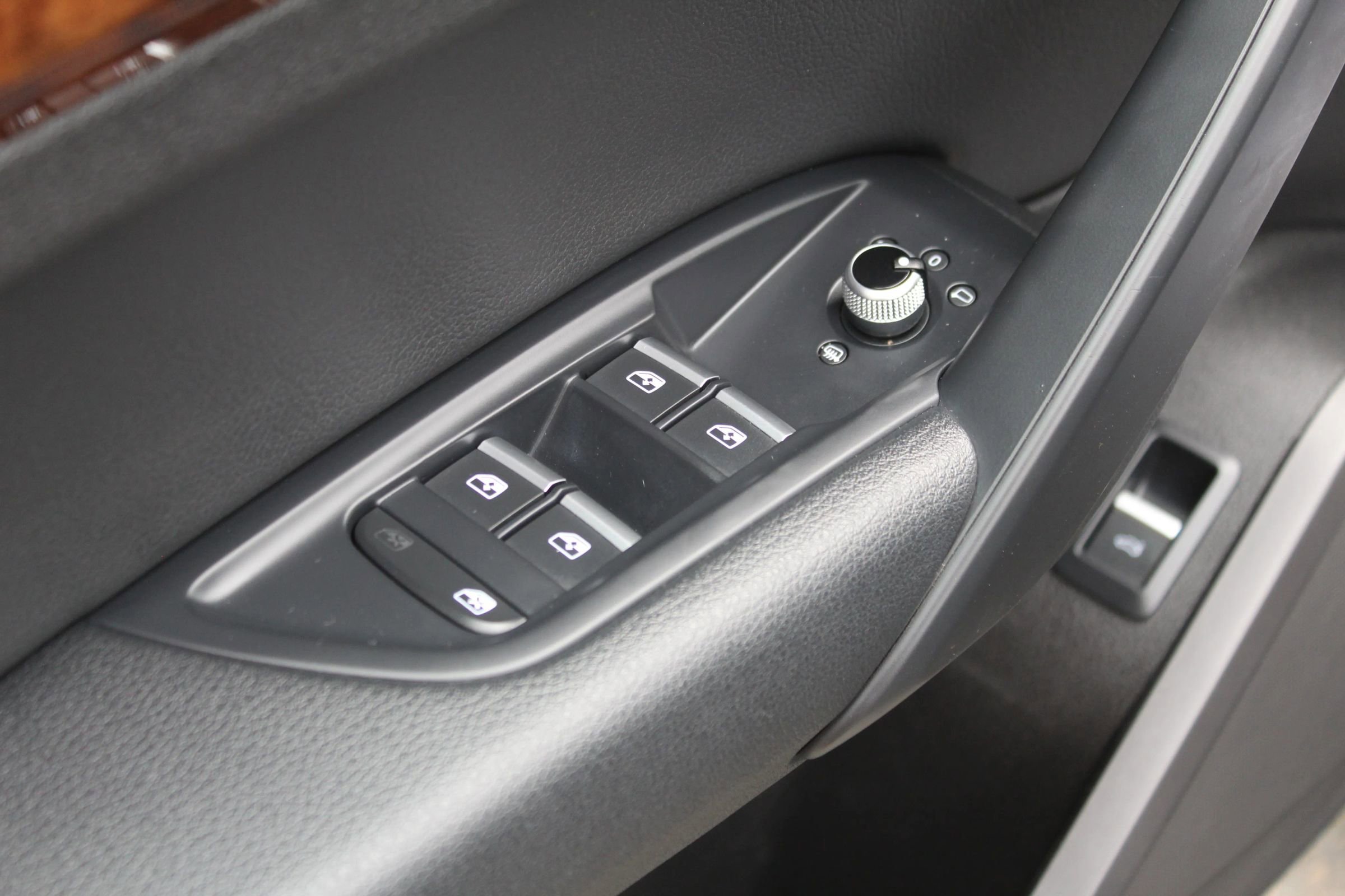 Used 2018 Audi Q5 2.0T Premium AWD/4WD image 22