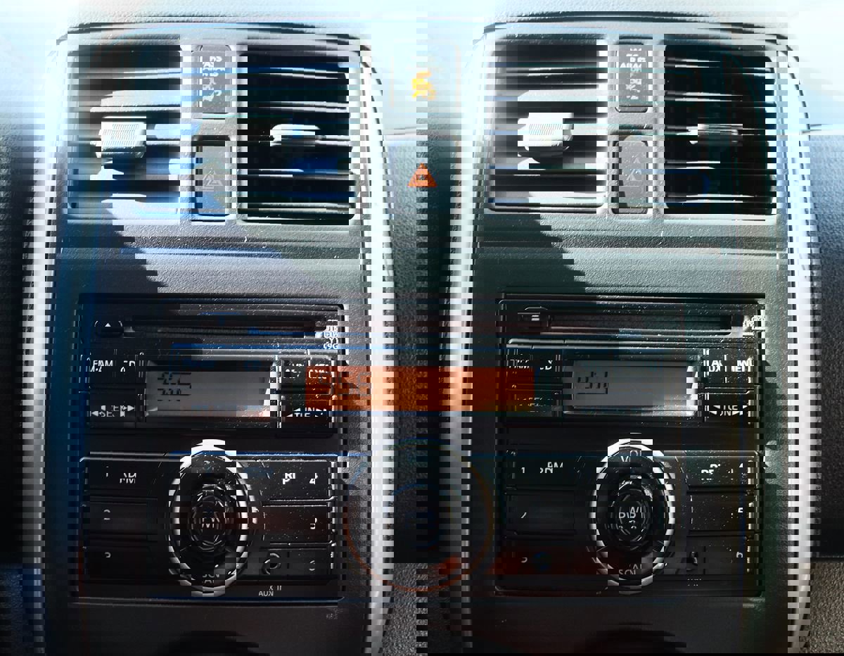 Used 2012 Nissan Versa SV image 46