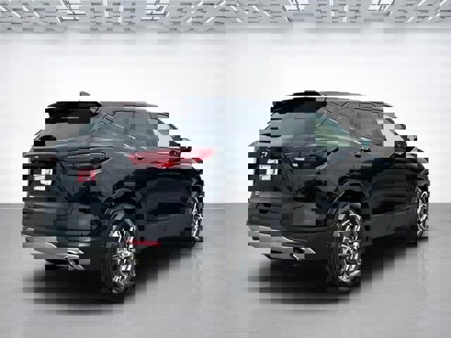 Used 2023 Chevrolet Blazer LT w/ Driver Confidence Package image 4