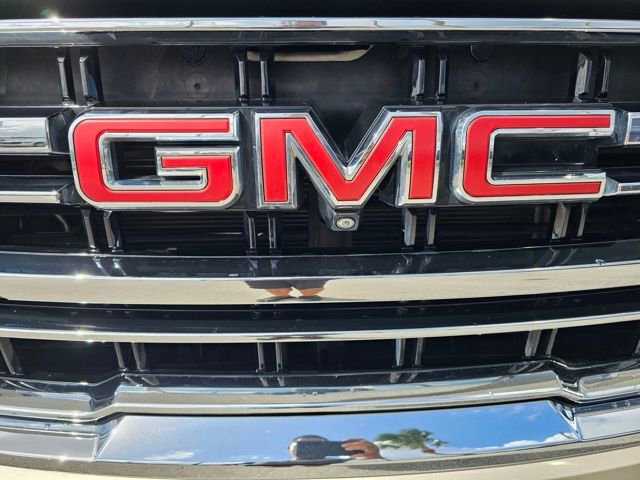 Used 2022 GMC Yukon SLT w/ SLT Premium Package image 8