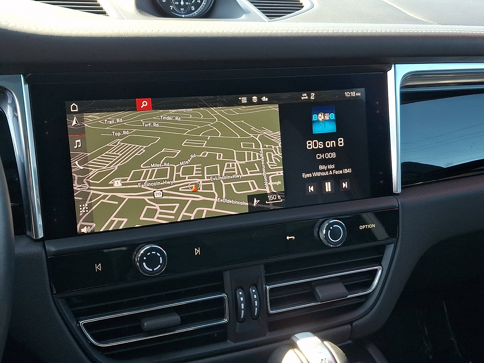 Used 2025 Porsche Macan image 16