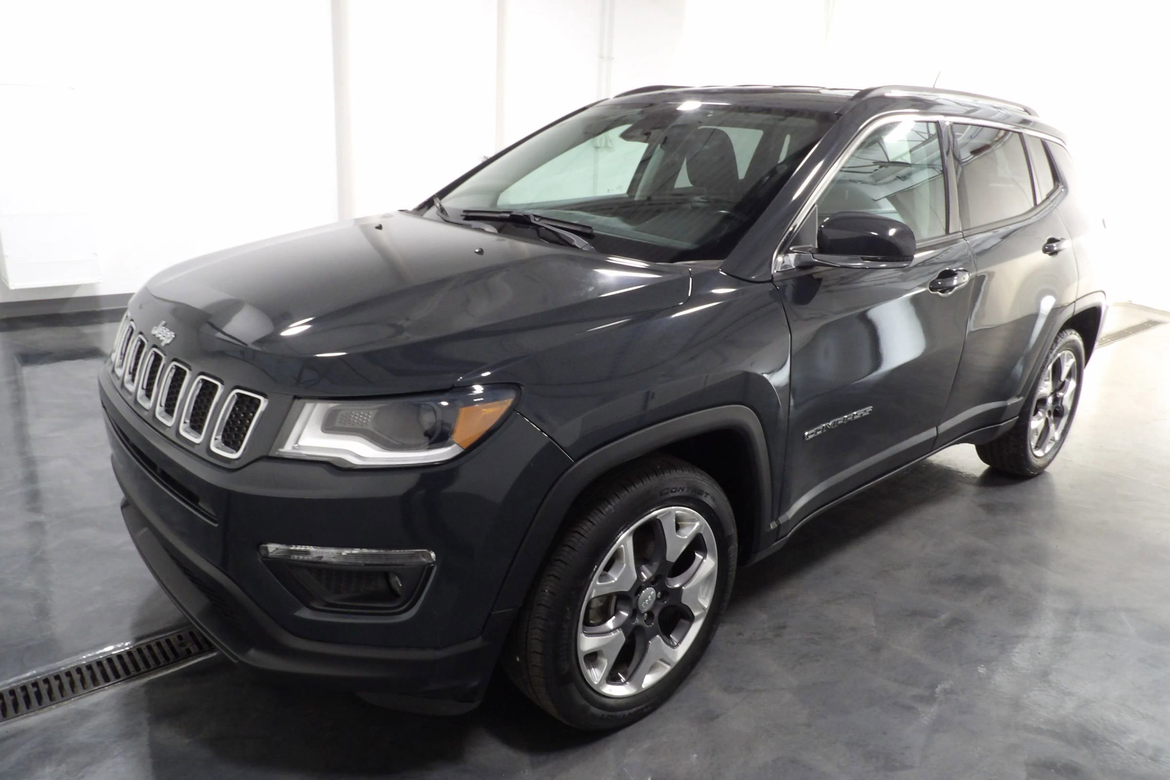 Used 2018 Jeep Compass Limited w/ Navigation Group image 3