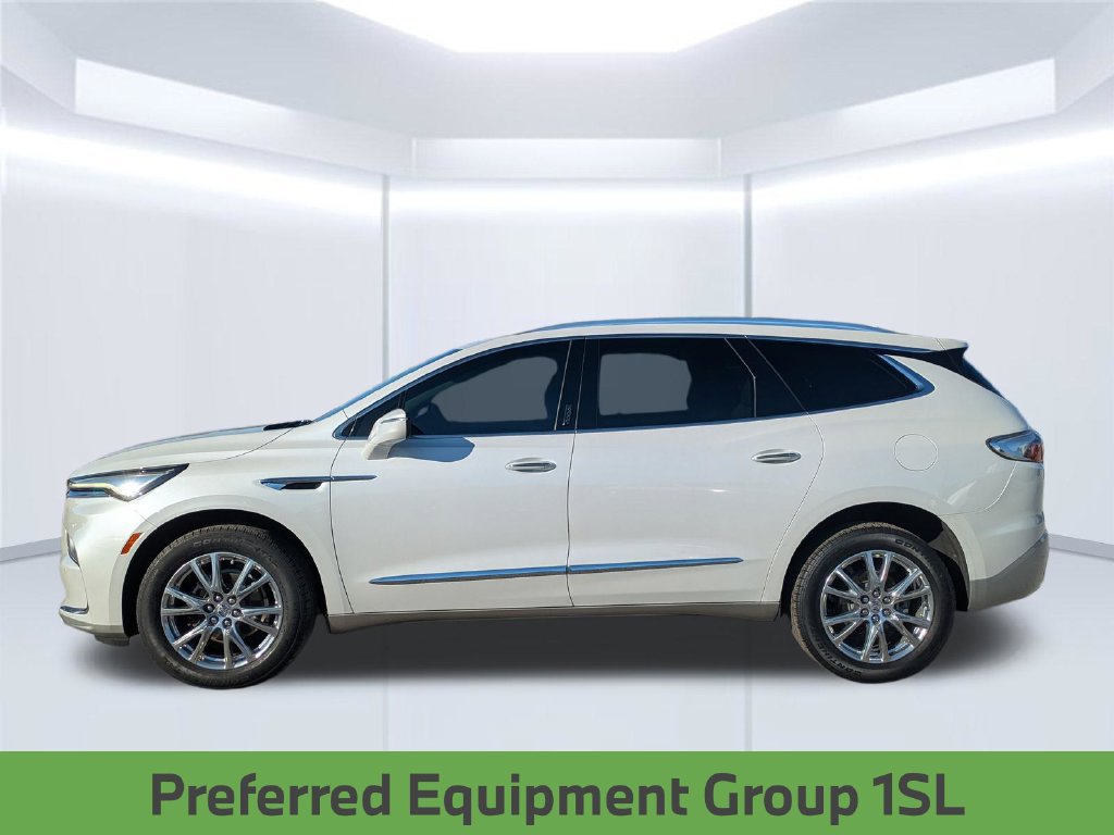 Used 2023 Buick Enclave Essence w/ Experience Buick Package FWD image 2