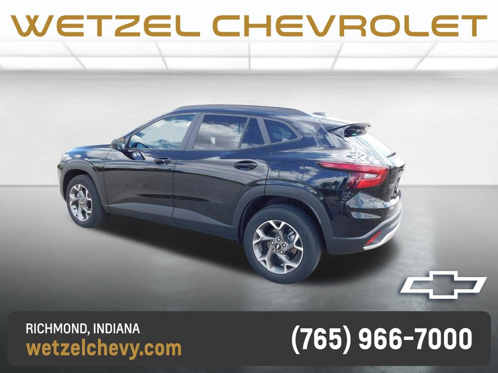 Used 2025 Chevrolet Trax LT w/ LT Convenience Package FWD image 5