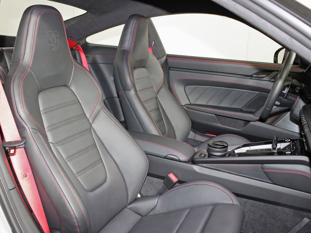 Used 2025 Porsche 911 Carrera 4 GTS image 38