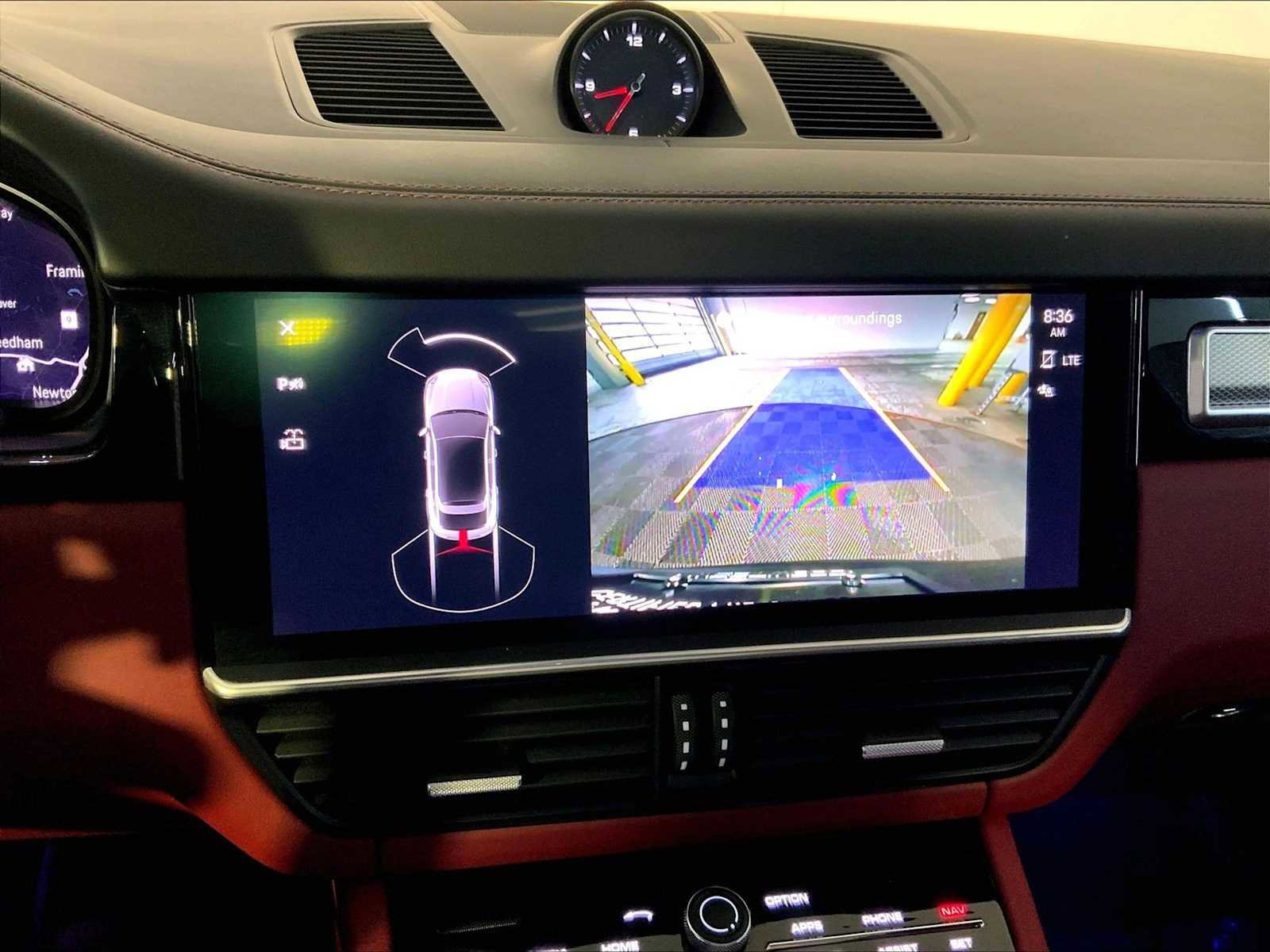 Certified 2022 Porsche Cayenne Platinum Edition image 31