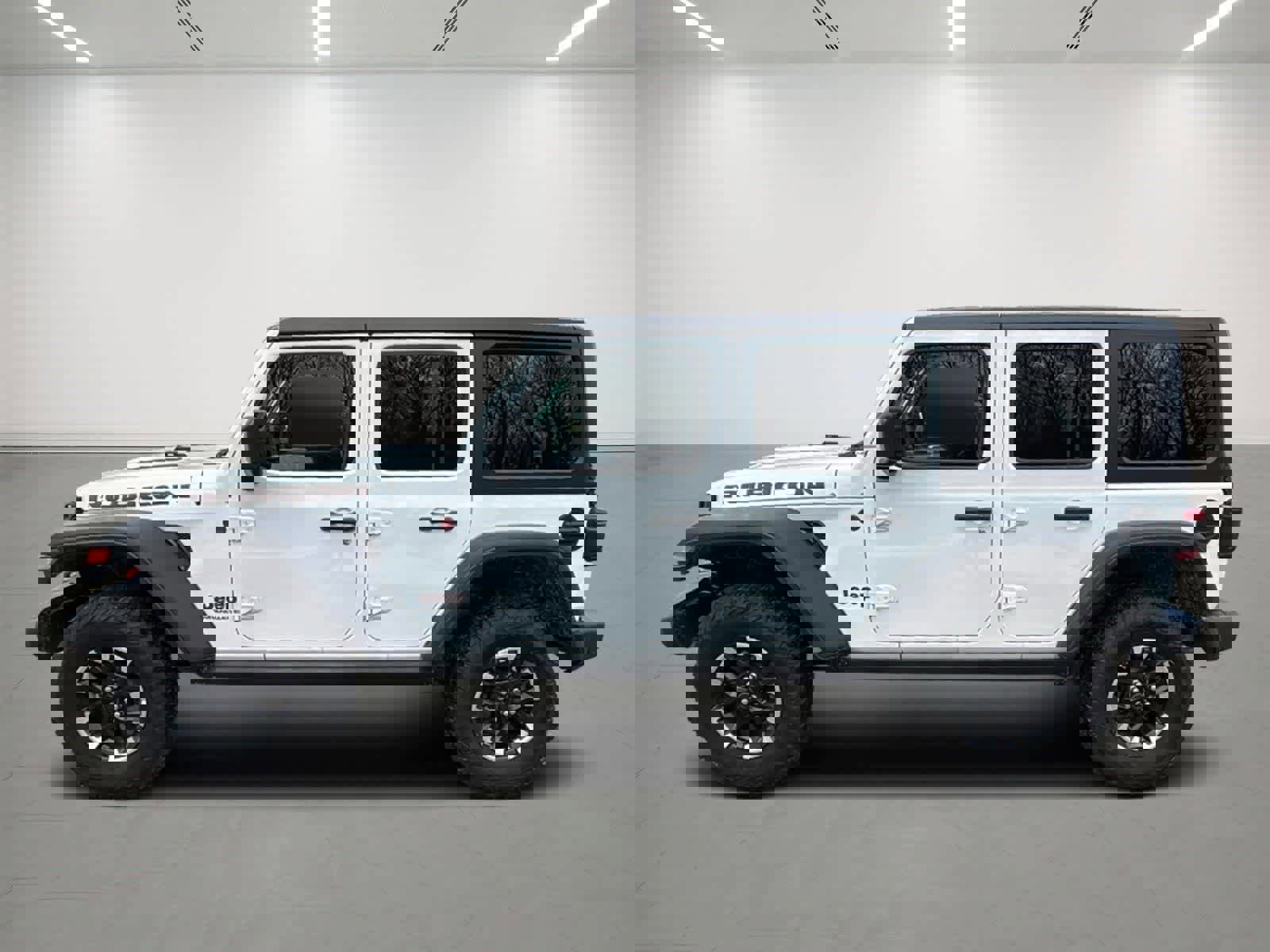 Used 2025 Jeep Wrangler Unlimited Rubicon image 2