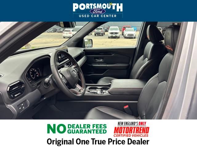 Used 2025 Honda Pilot TrailSport image 4