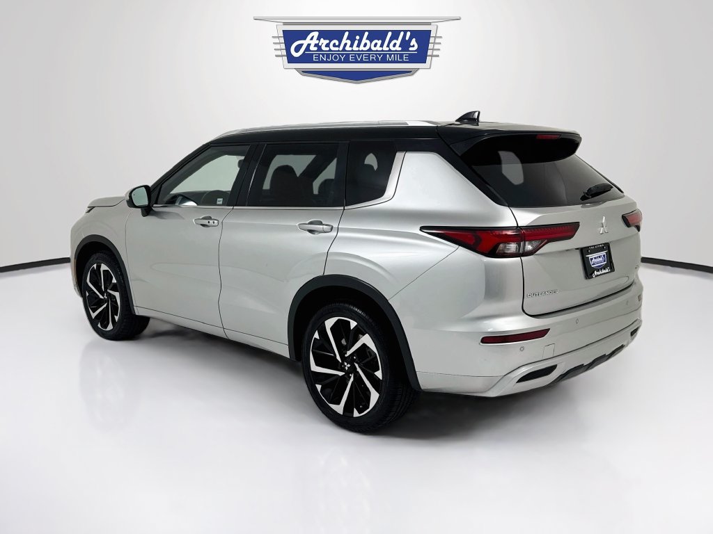 Used 2023 Mitsubishi Outlander SEL FWD image 6