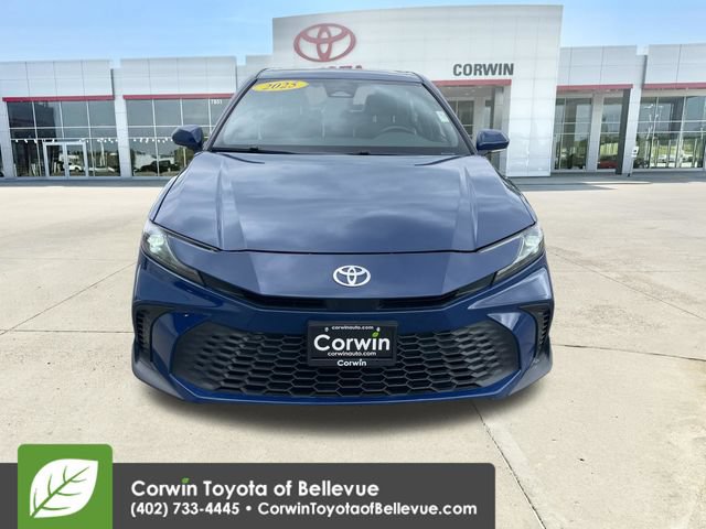 Used 2025 Toyota Camry SE FWD image 8