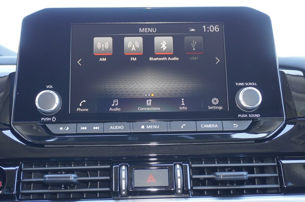 Used 2025 Nissan Pathfinder SV FWD image 19