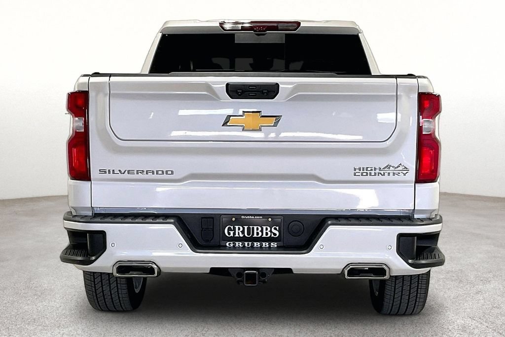 Used 2025 Chevrolet Silverado 1500 High Country AWD/4WD image 5