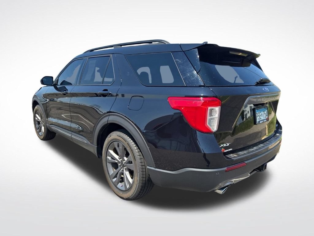 Used 2021 Ford Explorer XLT w/ Equipment Group 202A AWD/4WD image 6
