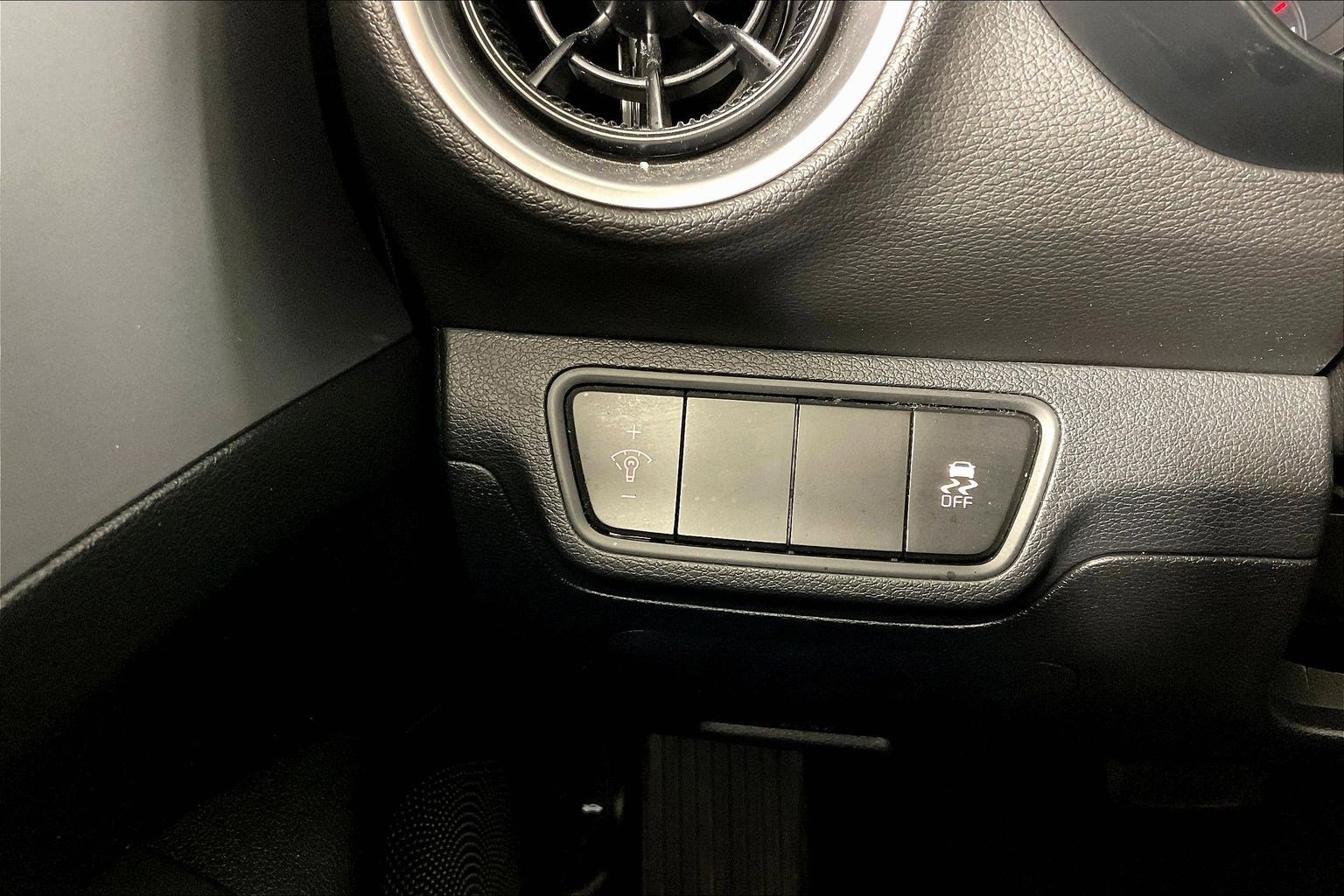 Certified 2023 Kia Forte LXS image 14