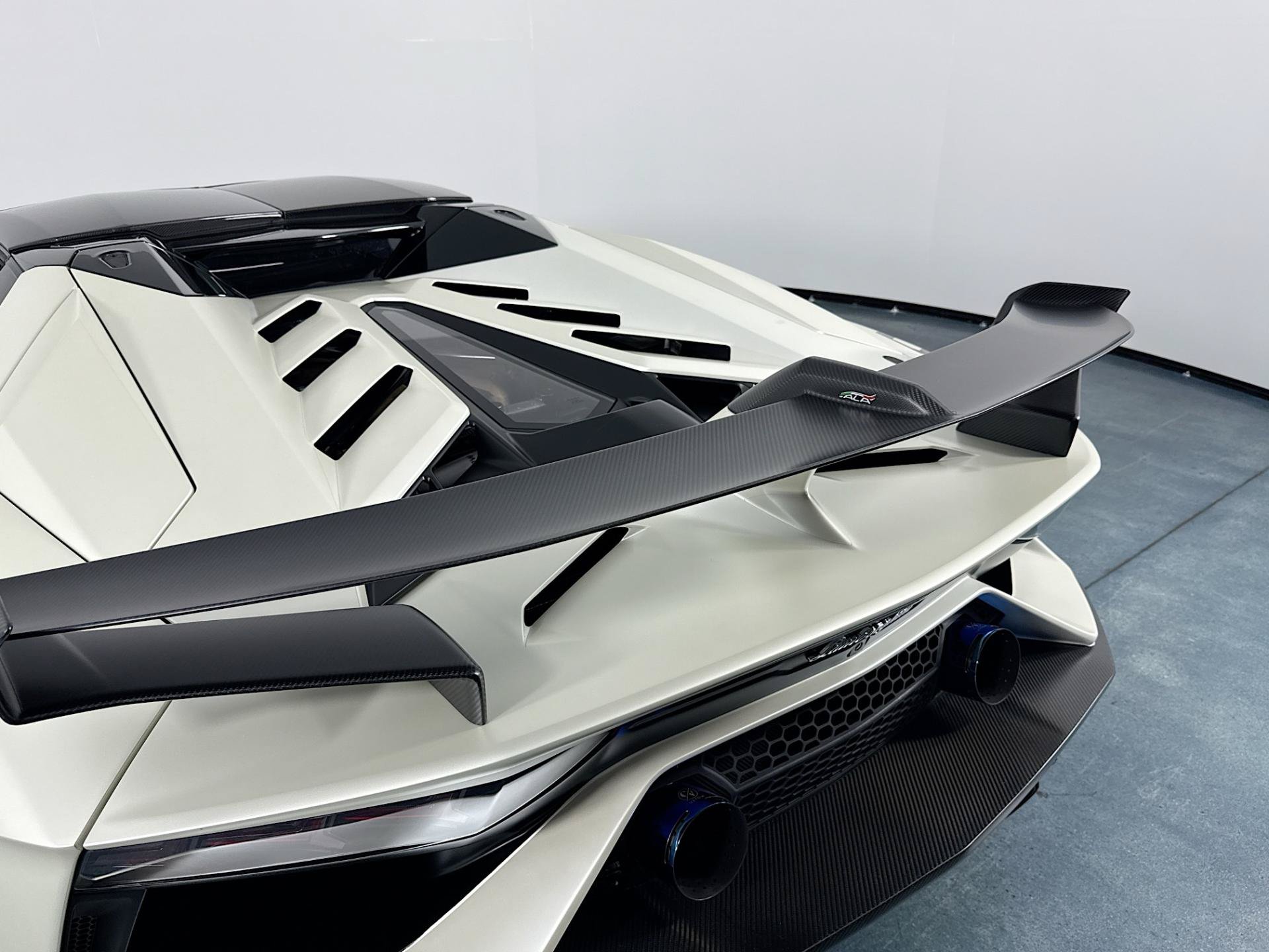Used 2020 Lamborghini Aventador SVJ AWD/4WD image 55