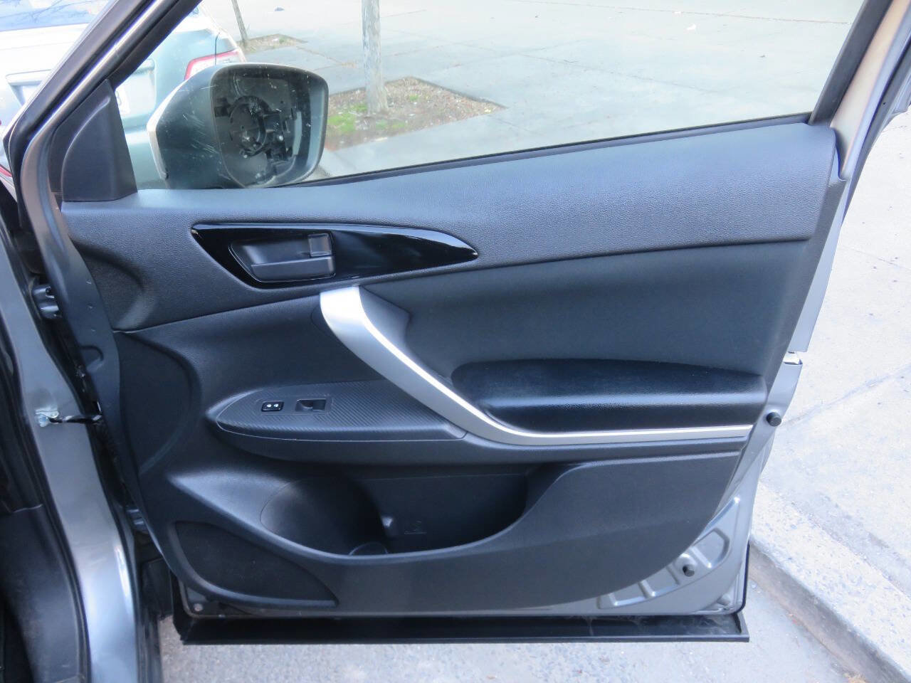 Used 2018 Mitsubishi Eclipse Cross ES FWD image 26
