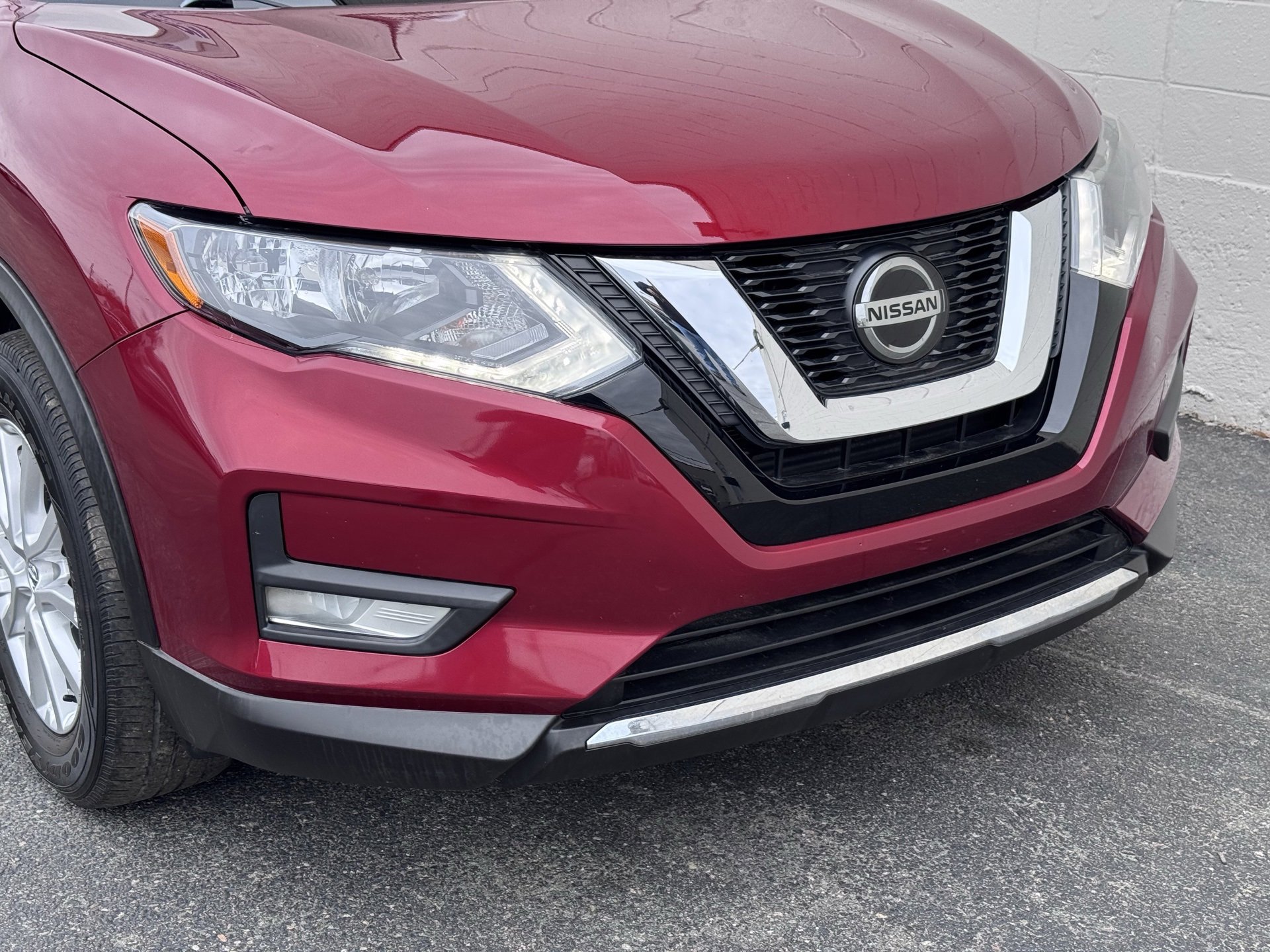 Used 2020 Nissan Rogue SV image 6