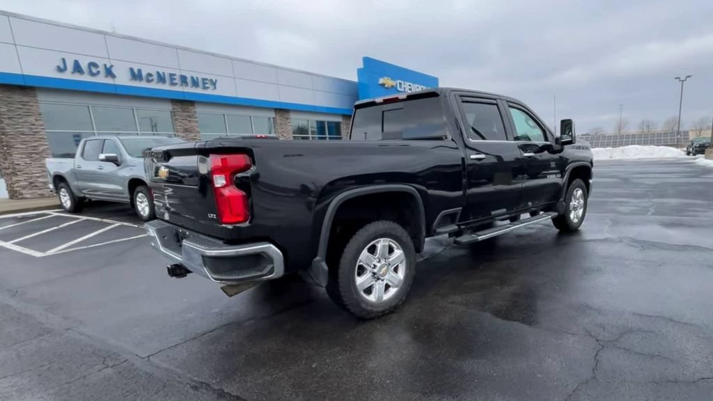 Used 2023 Chevrolet Silverado 2500 LTZ w/ LTZ Convenience Package AWD/4WD image 8