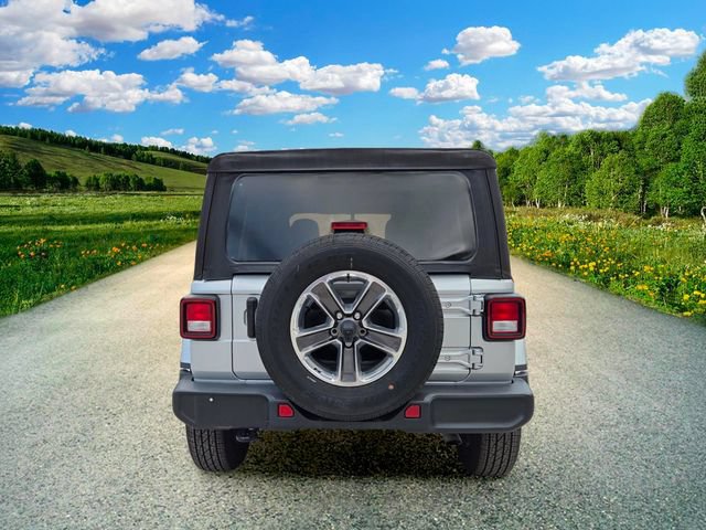 Used 2022 Jeep Wrangler Unlimited Sahara AWD/4WD image 5