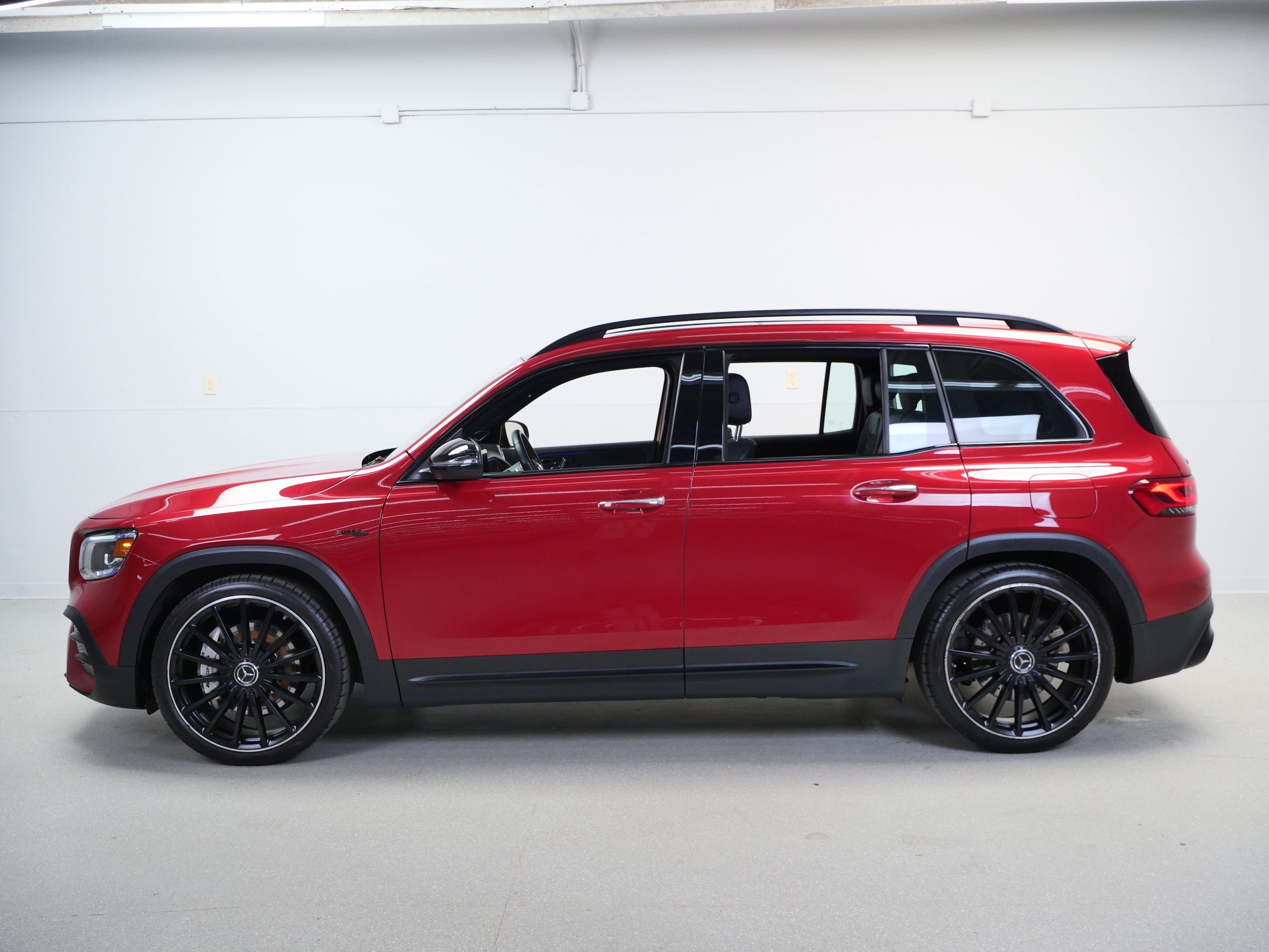 Certified 2023 Mercedes-Benz GLB 35 AMG 4MATIC image 12