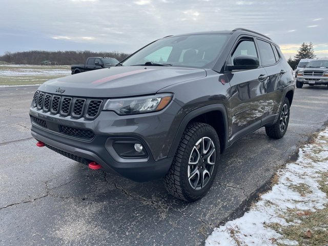 Used 2024 Jeep Compass Trailhawk w/ Trailhawk Convenience Group image 7