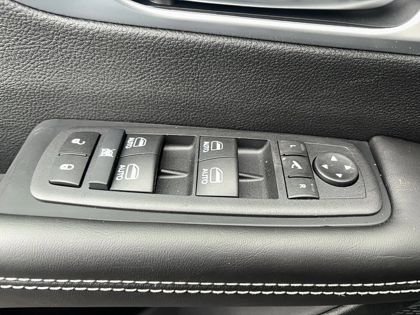 New 2026 Chrysler Pacifica Limited w/ S Appearance Package image 27