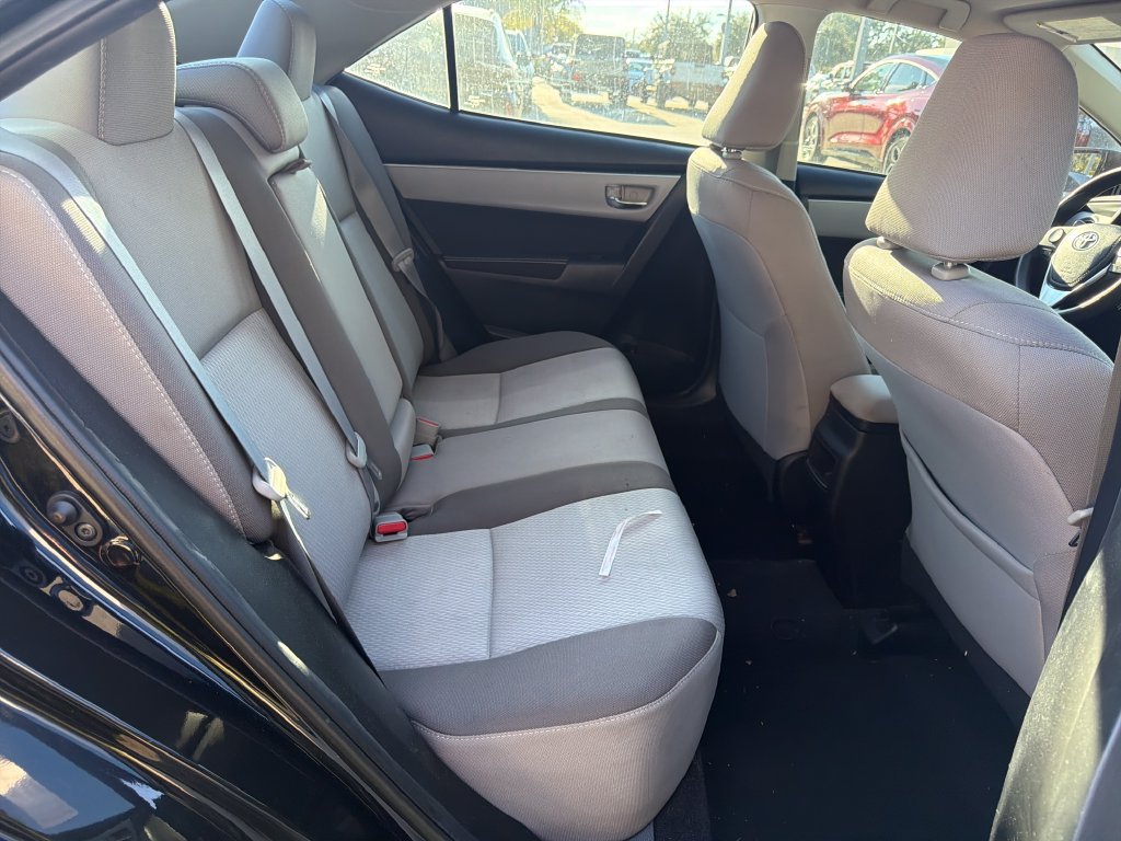 Used 2018 Toyota Corolla LE FWD image 29