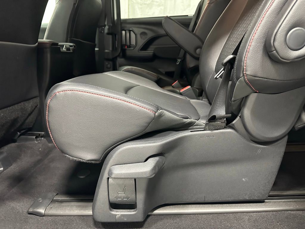 Used 2025 Toyota Sienna XSE image 47