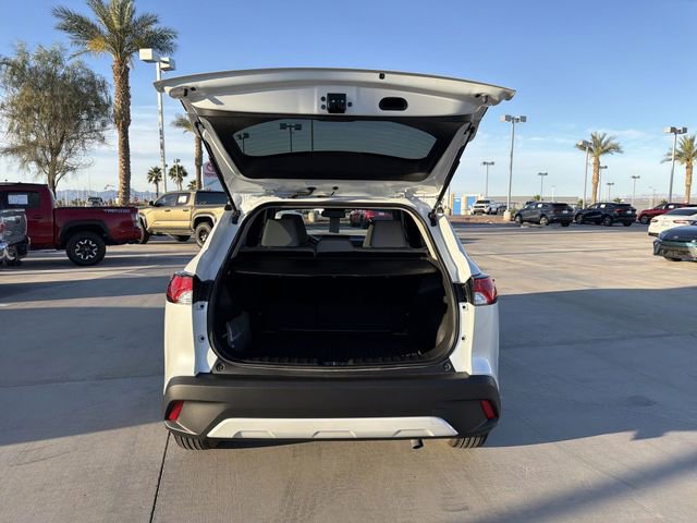 Certified 2025 Toyota Corolla Cross LE w/ Moonroof Package FWD image 30