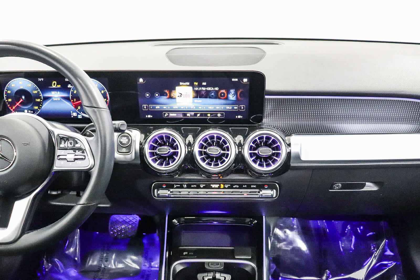 Used 2023 Mercedes-Benz GLB 250 image 17