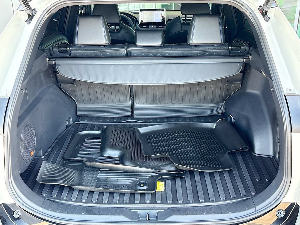 Used 2022 Toyota RAV4 XSE AWD/4WD image 28