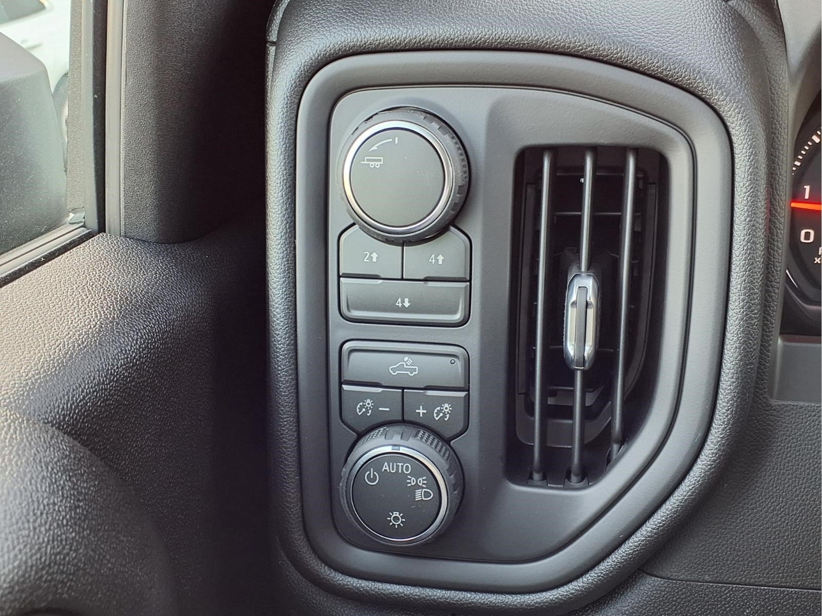 New 2026 Chevrolet Silverado 2500 W/T AWD/4WD image 17