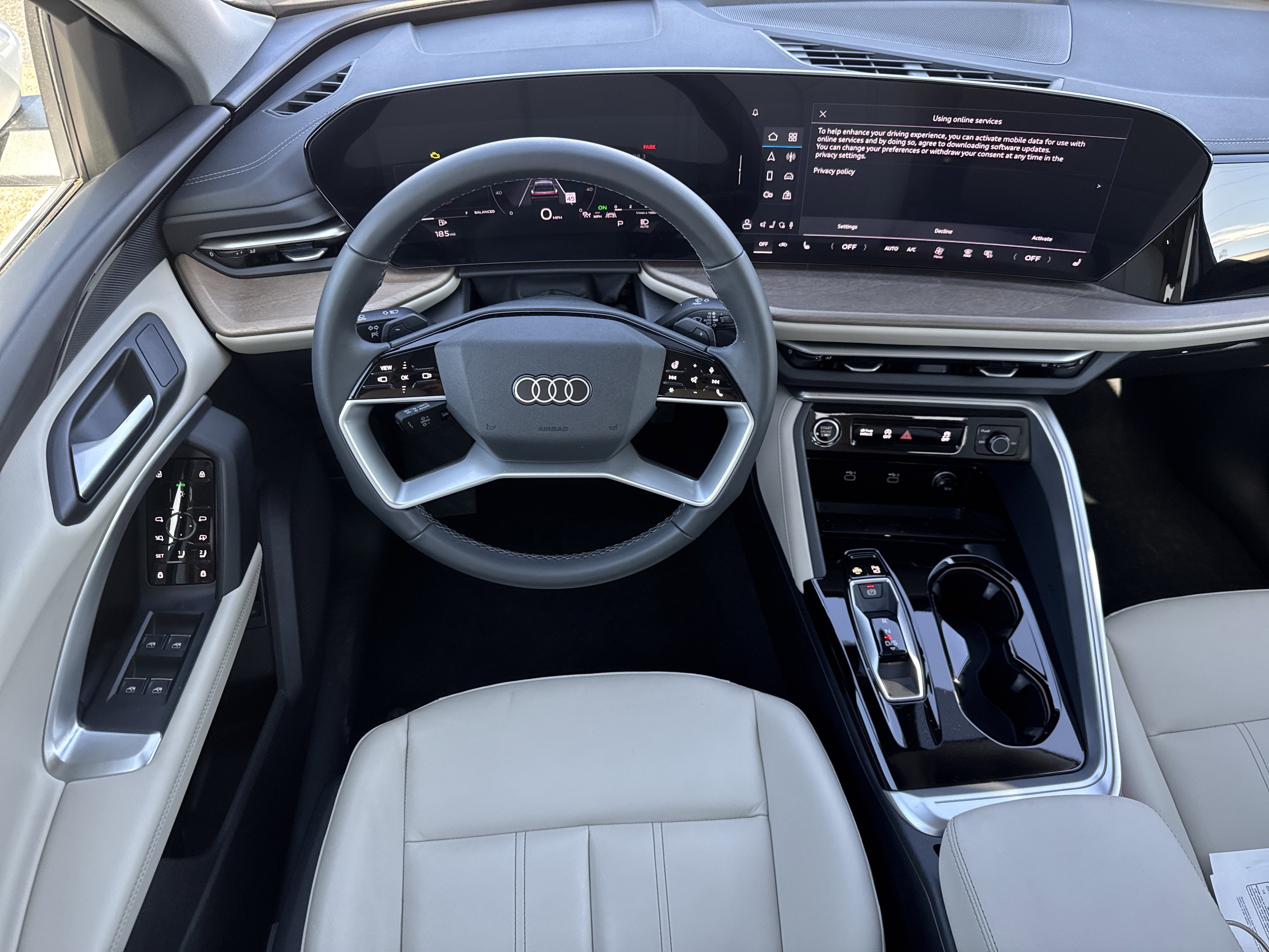 Used 2025 Audi Q5 Premium w/ Convenience Package image 7