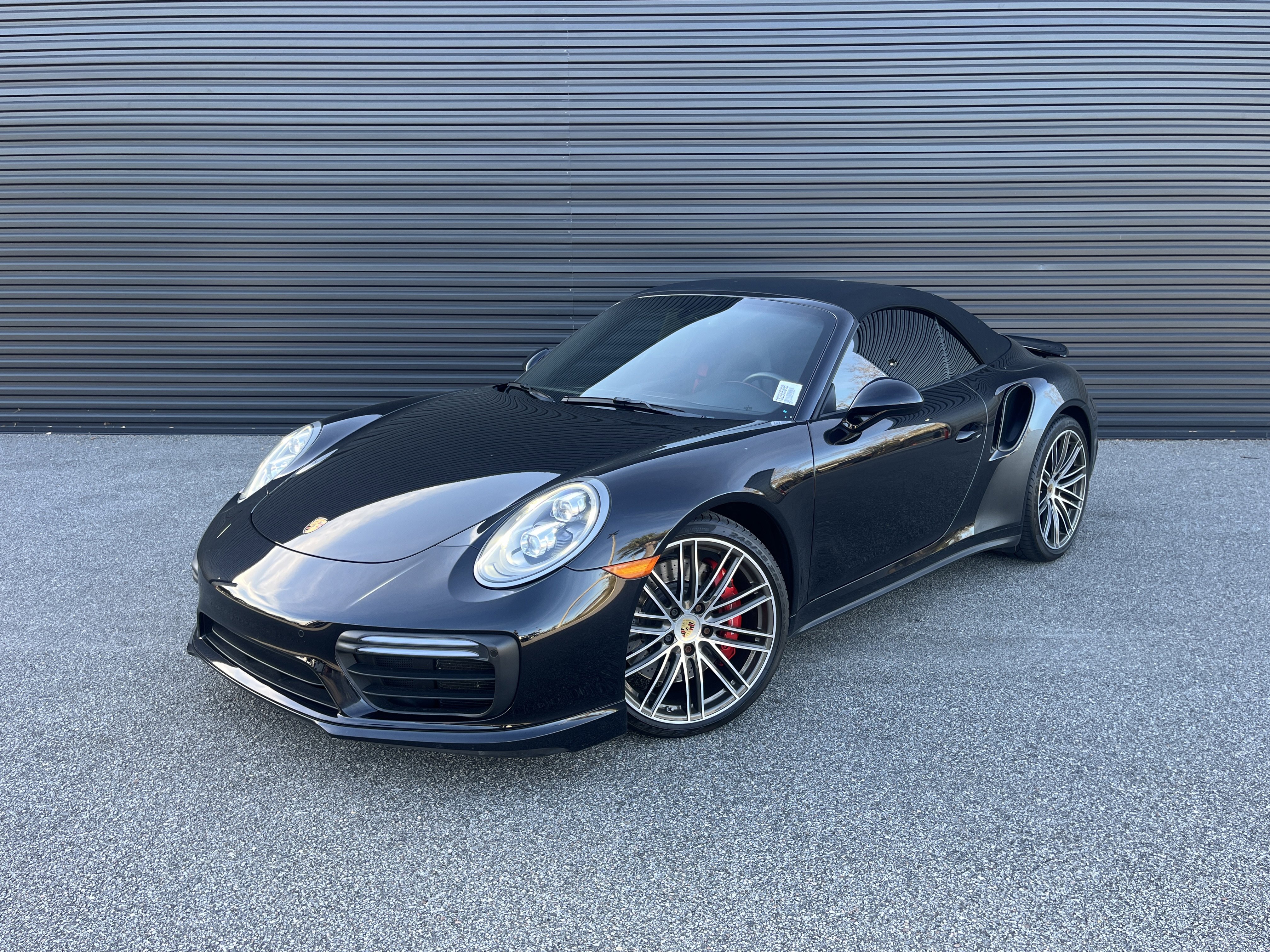 Certified 2019 Porsche 911 Turbo image 1