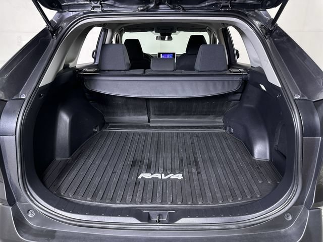 Used 2023 Toyota RAV4 LE AWD/4WD image 27