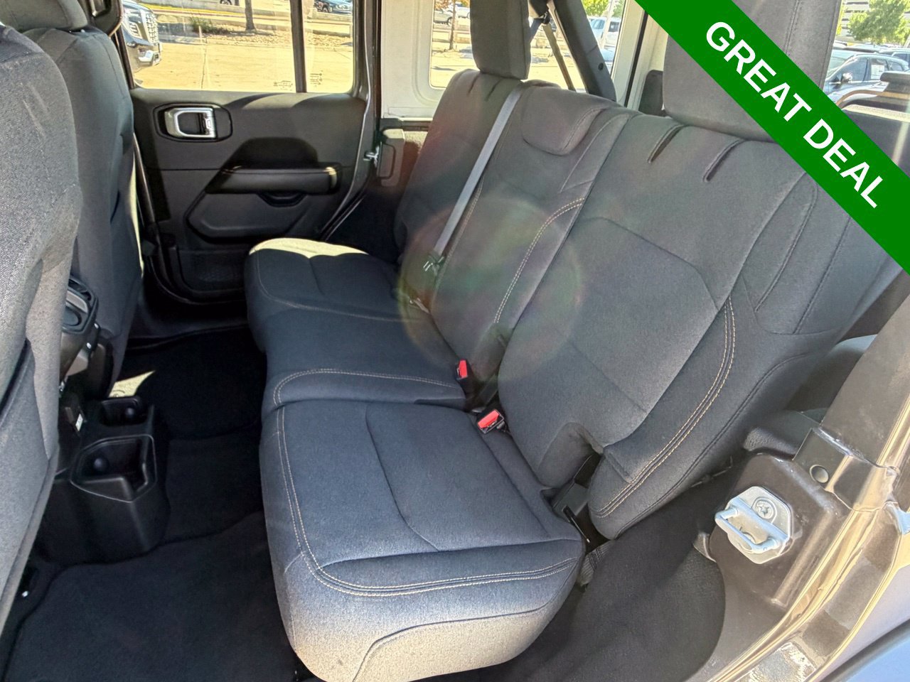 Used 2026 Jeep Wrangler Unlimited Sahara AWD/4WD image 36