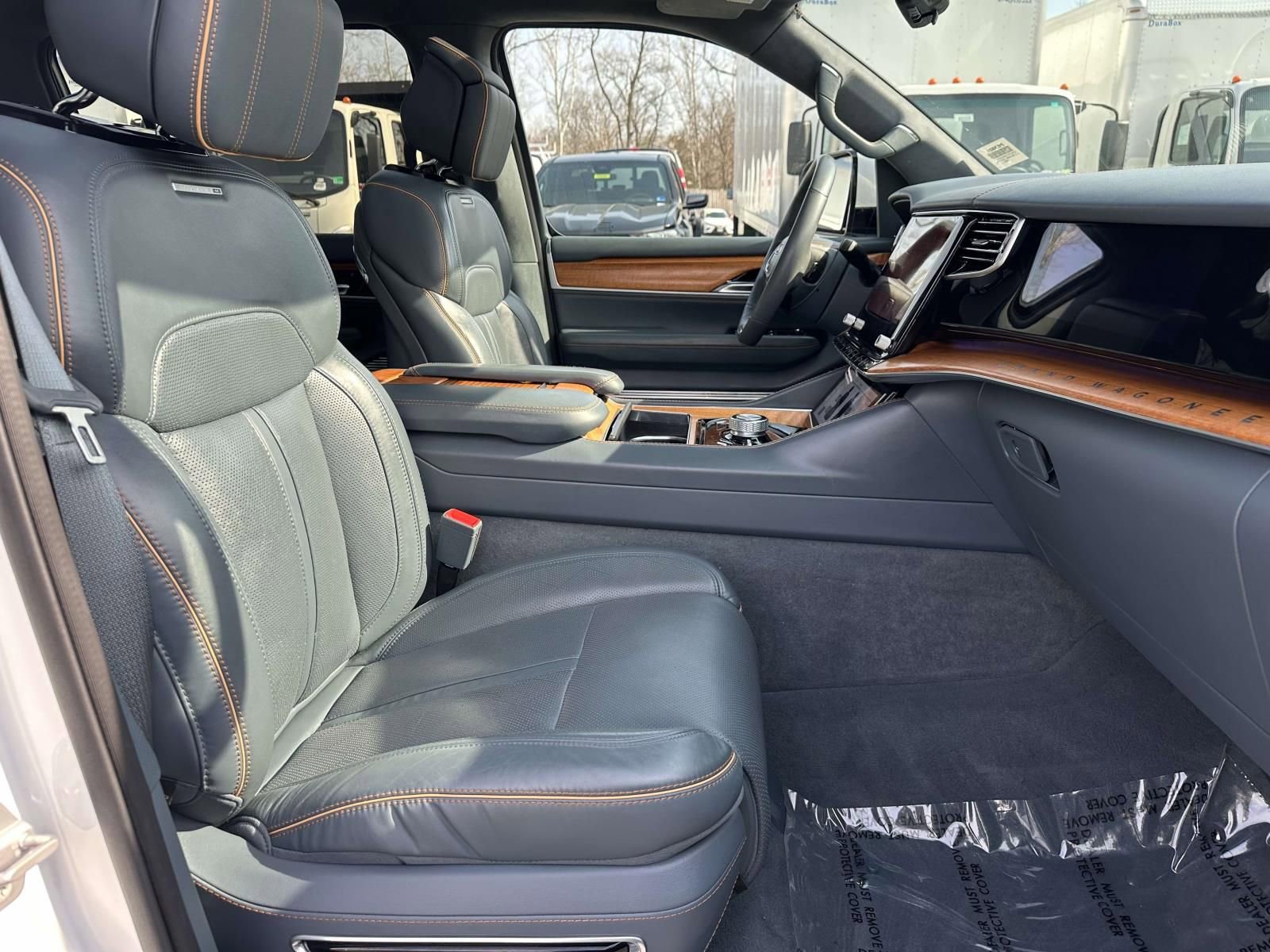 Used 2022 Jeep Grand Wagoneer Series II w/ Convenience Group III image 26