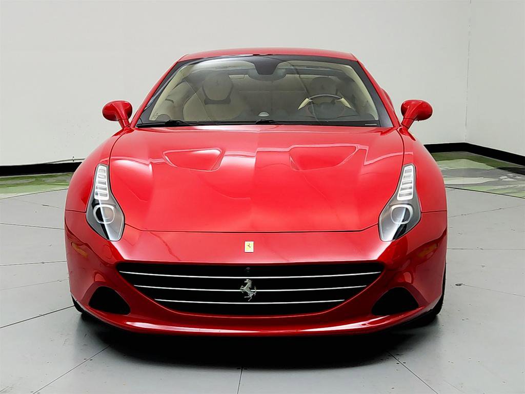 Used 2016 Ferrari California T image 2