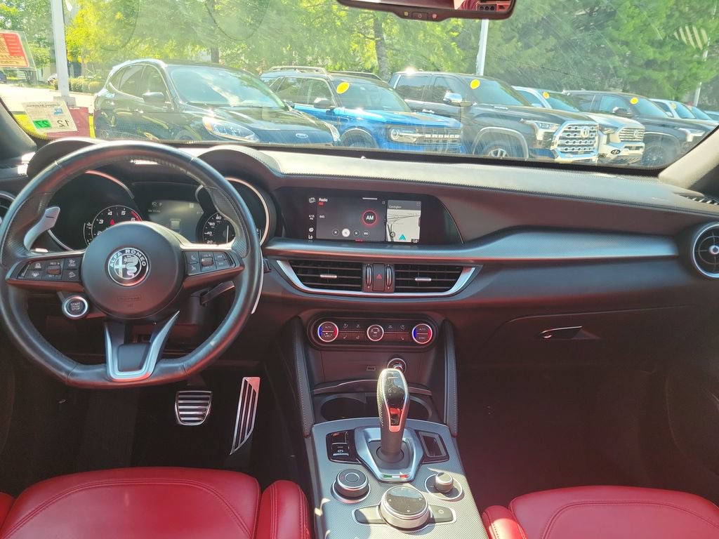 Used 2022 Alfa Romeo Stelvio Veloce AWD/4WD image 17