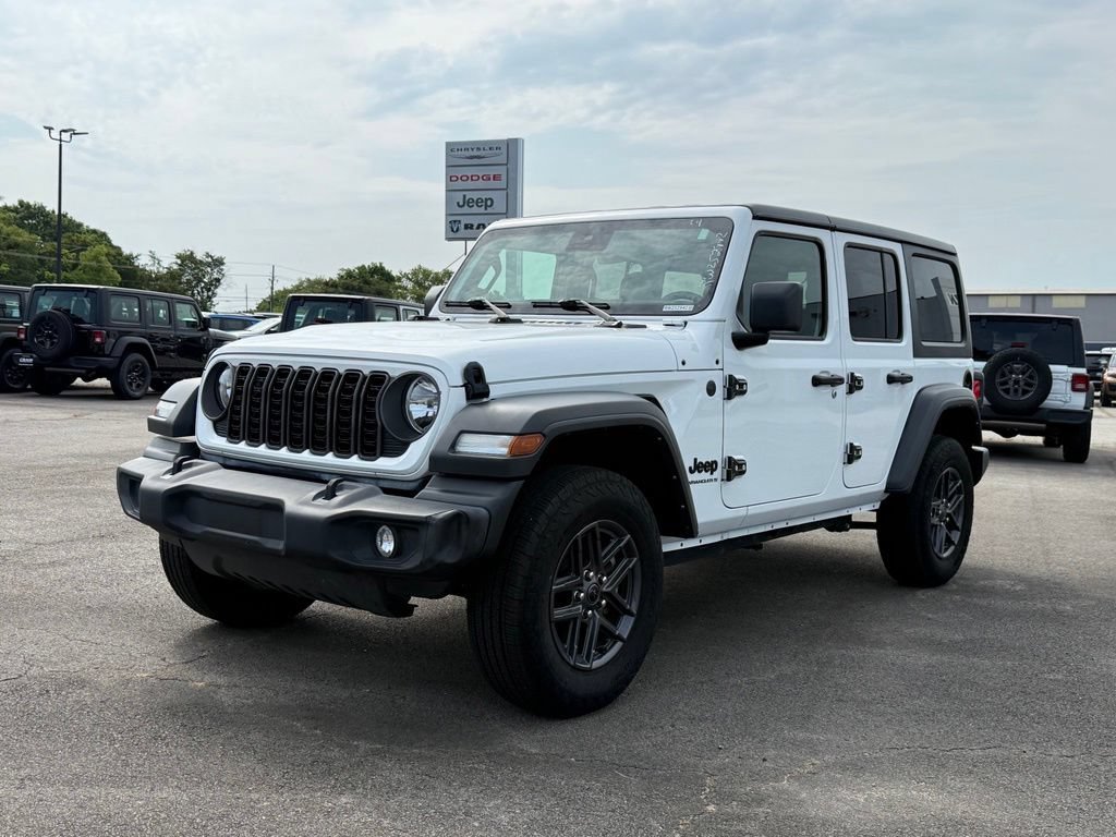 Used 2024 Jeep Wrangler Unlimited Sport AWD/4WD image 3