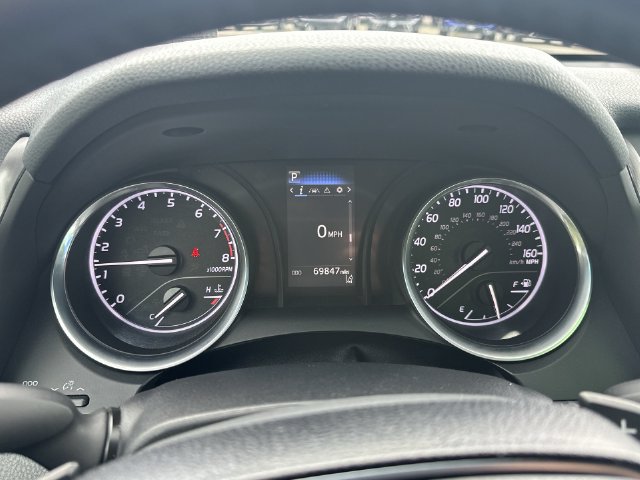 Used 2018 Toyota Camry SE FWD image 13