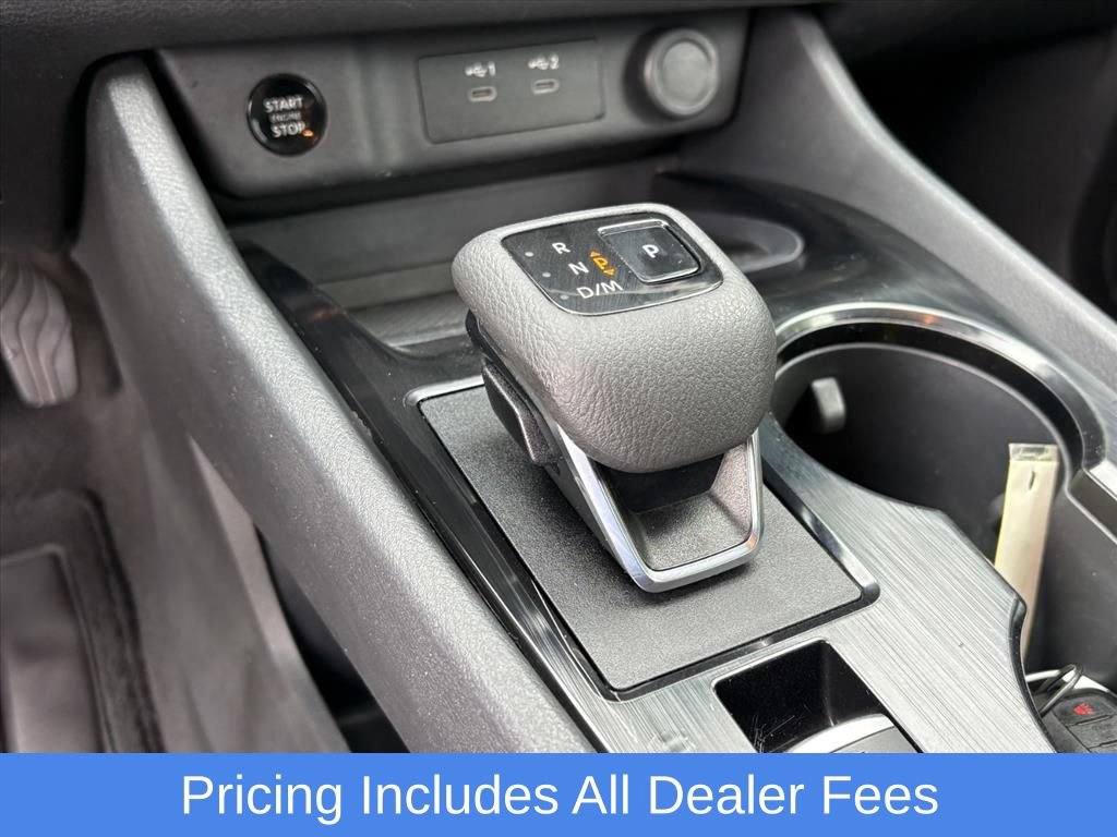 Certified 2025 Nissan Rogue SV FWD image 24