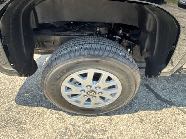 Used 2025 Toyota Tacoma SR5 AWD/4WD image 12