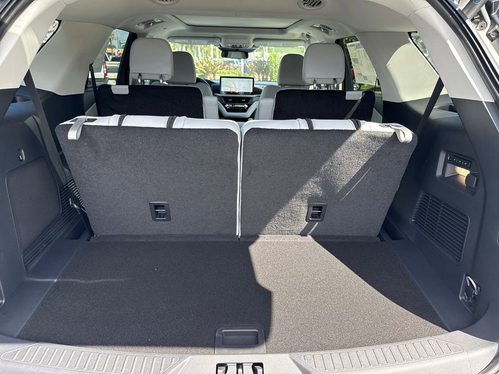 New 2026 Ford Explorer Platinum AWD/4WD image 22