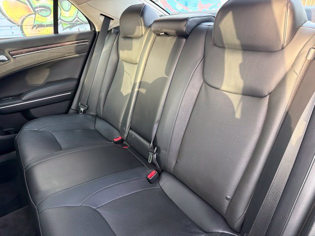 Used 2015 Chrysler 300 C w/ Light Group RWD image 20