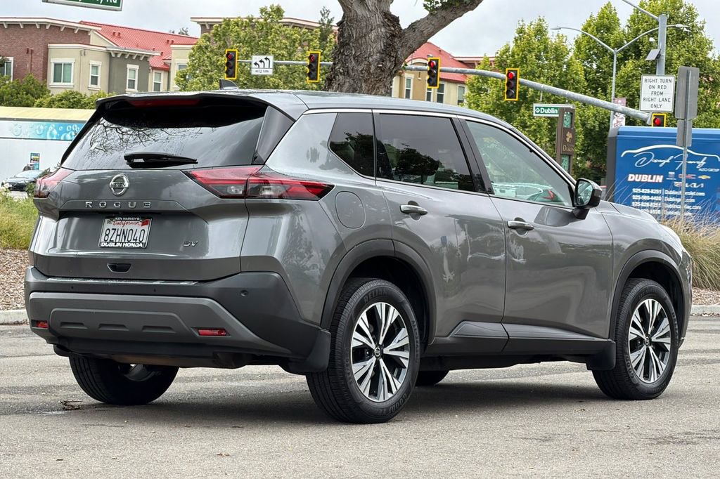 Used 2021 Nissan Rogue SV FWD image 4