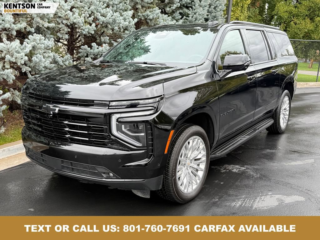Used 2025 Chevrolet Suburban RST w/ RST Capability Package image 3