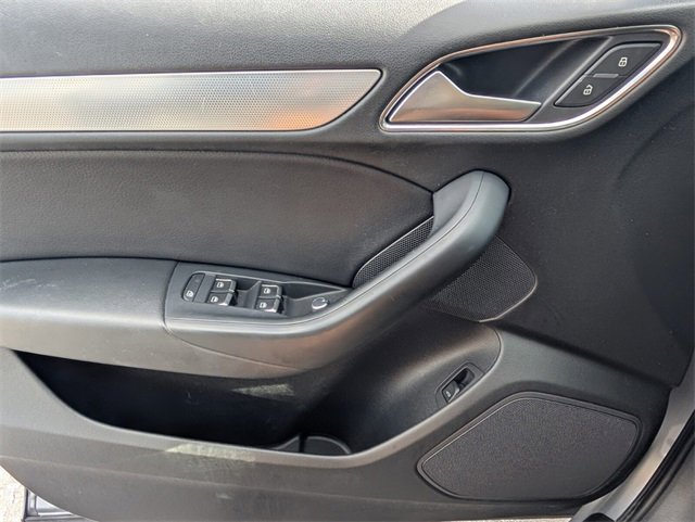 Used 2018 Audi Q3 2.0T Premium w/ Convenience Package image 32