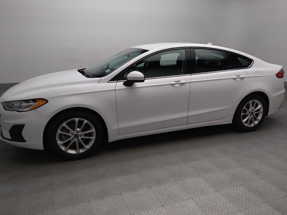 Used 2019 Ford Fusion SE FWD image 2
